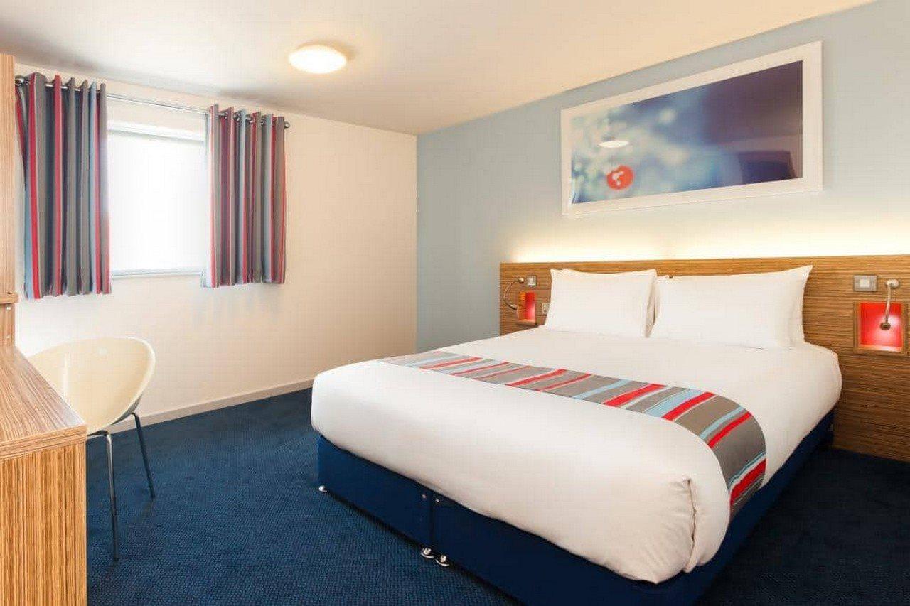 Travelodge Cardiff Central Queen Street Dış mekan fotoğraf
