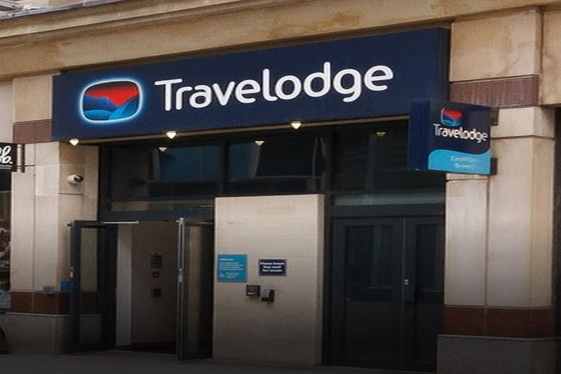 Travelodge Cardiff Central Queen Street Dış mekan fotoğraf