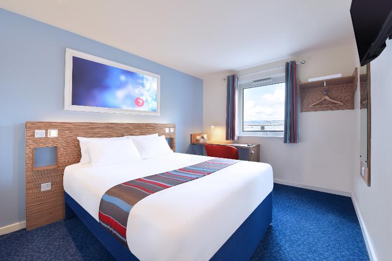 Travelodge Cardiff Central Queen Street Dış mekan fotoğraf